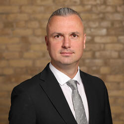 Shawn Gibson headshot